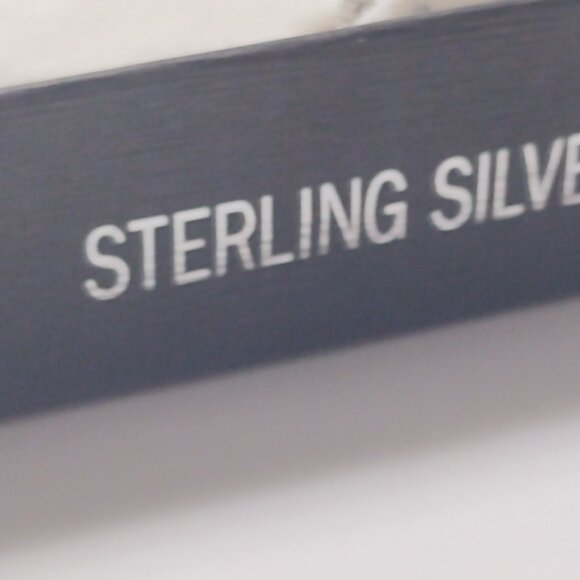 Women''s Sterling Silver Cubic Zirconia main stone Ring Size 5 - Picture 6 of 7